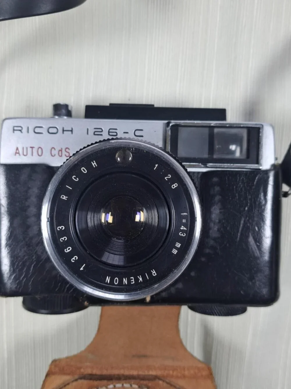 RICOH 126-C AUTO CdS 35MM CAMERA - UNTESTED - MAY NOT WORK. POSSIBLE PARTS ONLY.